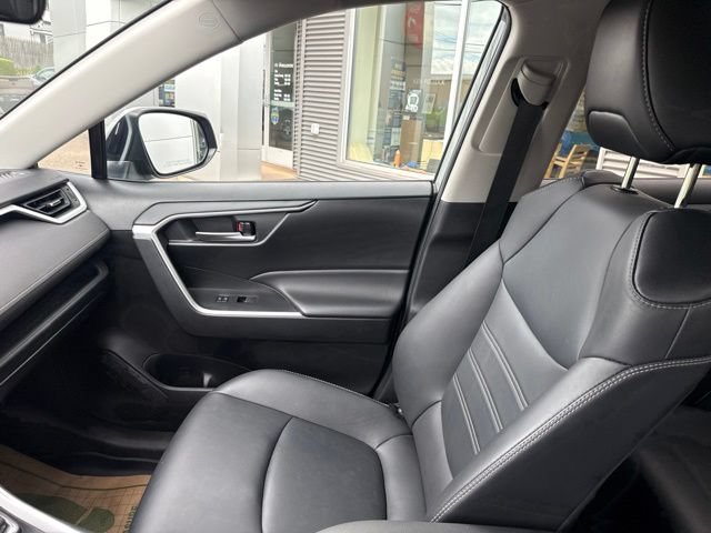 Used 2023 Toyota RAV4 XLE Premium AWD/4WD image 24
