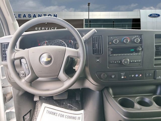 Used 2025 Chevrolet Express 3500 LT w/ LT Preferred Equipment Group RWD image 10