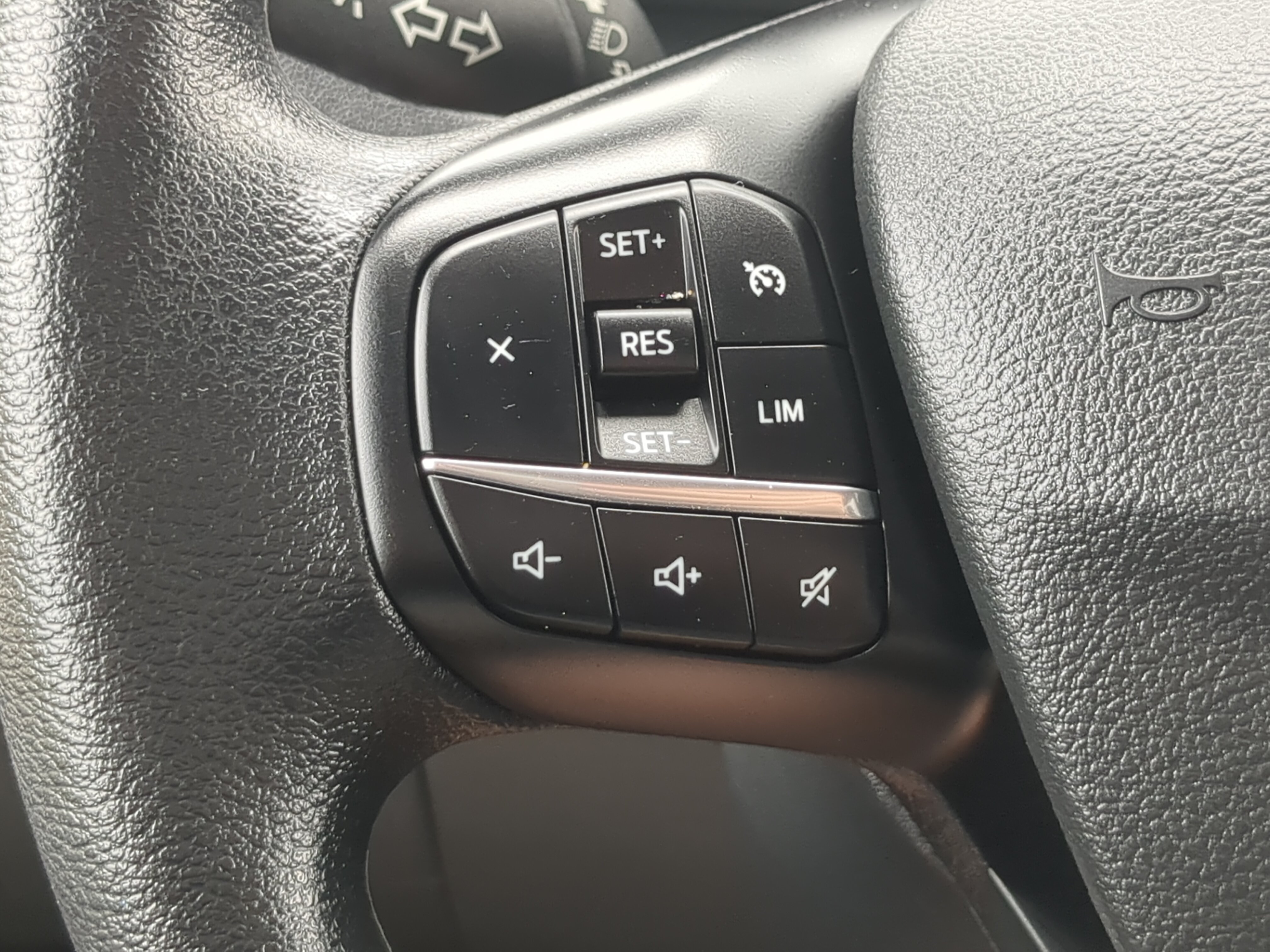 Certified 2025 Ford Transit 350 XLT RWD image 22