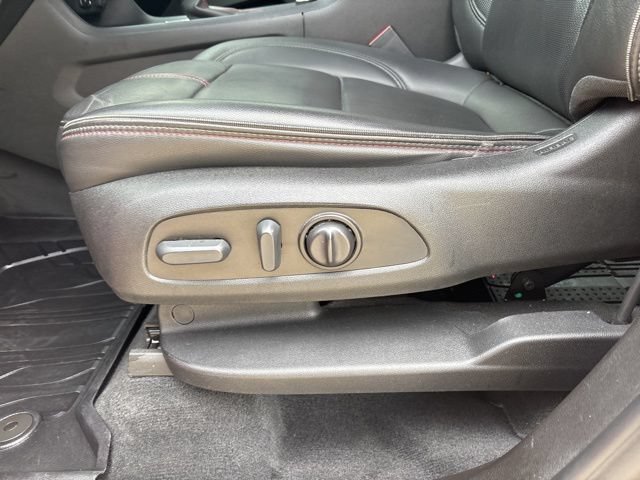 Used 2023 Chevrolet Traverse RS w/ LPO, Floor Liner Package AWD/4WD image 15