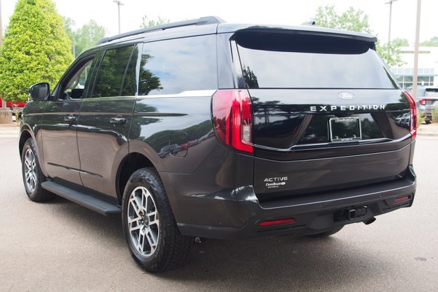 Certified 2025 Ford Expedition Active AWD/4WD image 5