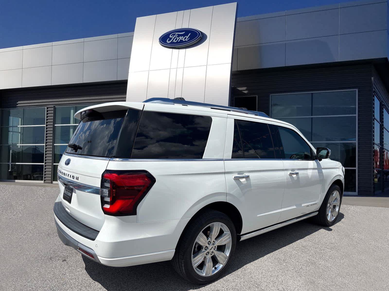 Certified 2023 Ford Expedition Platinum AWD/4WD image 2