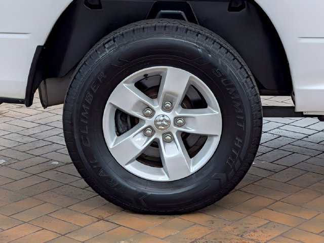 Used 2018 RAM 1500 Classic SLT AWD/4WD image 11