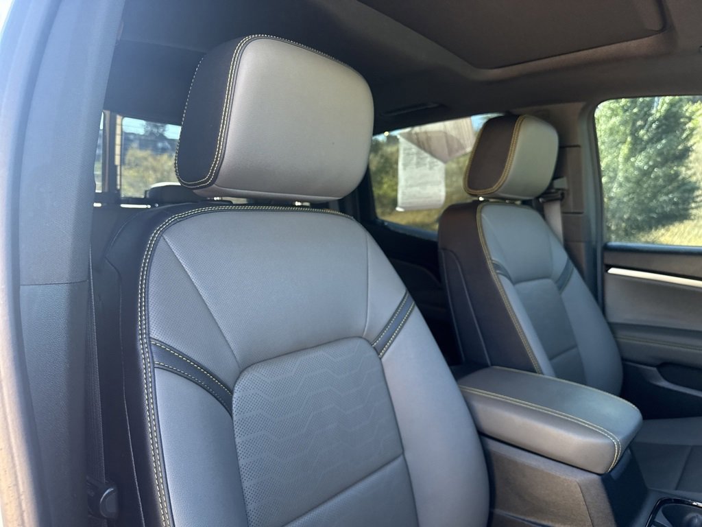 Used 2023 Chevrolet Colorado ZR2 w/ ZR2 Convenience Package III image 27