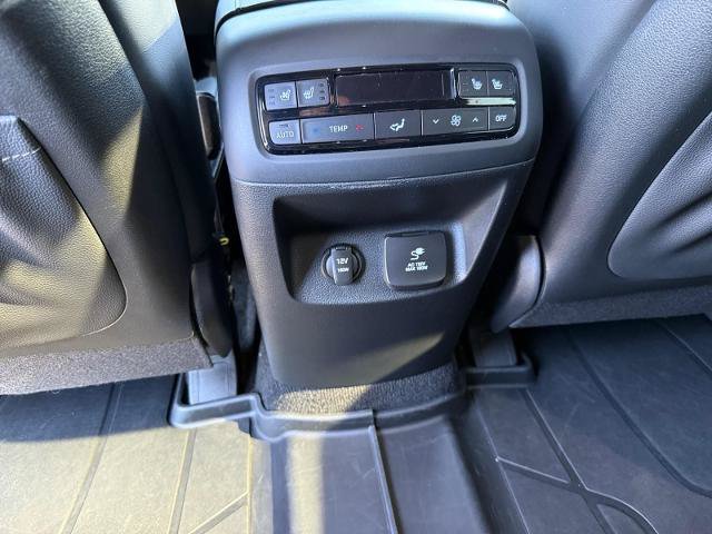 Used 2024 Hyundai Palisade Calligraphy AWD/4WD image 12