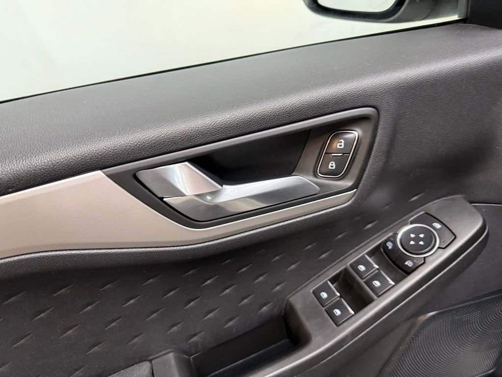 Certified 2020 Ford Escape SE image 20