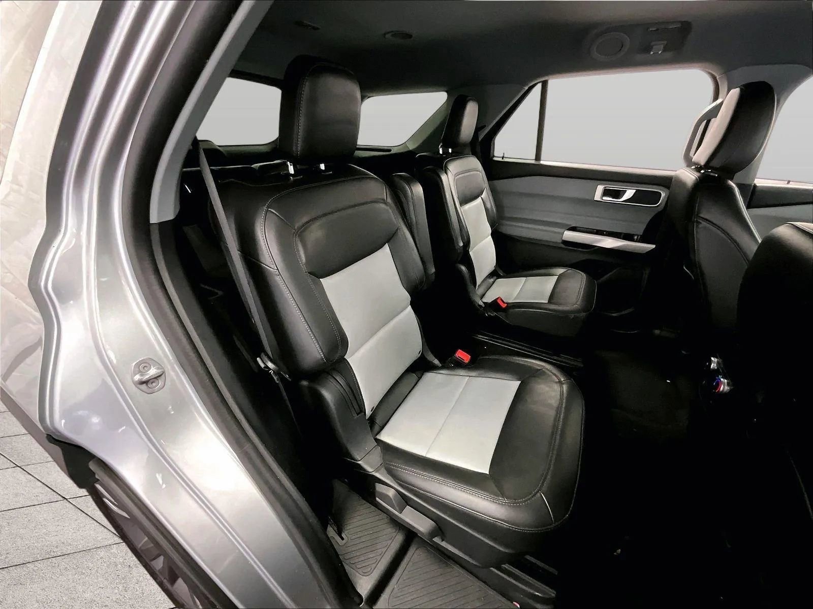 Certified 2023 Ford Explorer XLT w/ Equipment Group 202A image 26