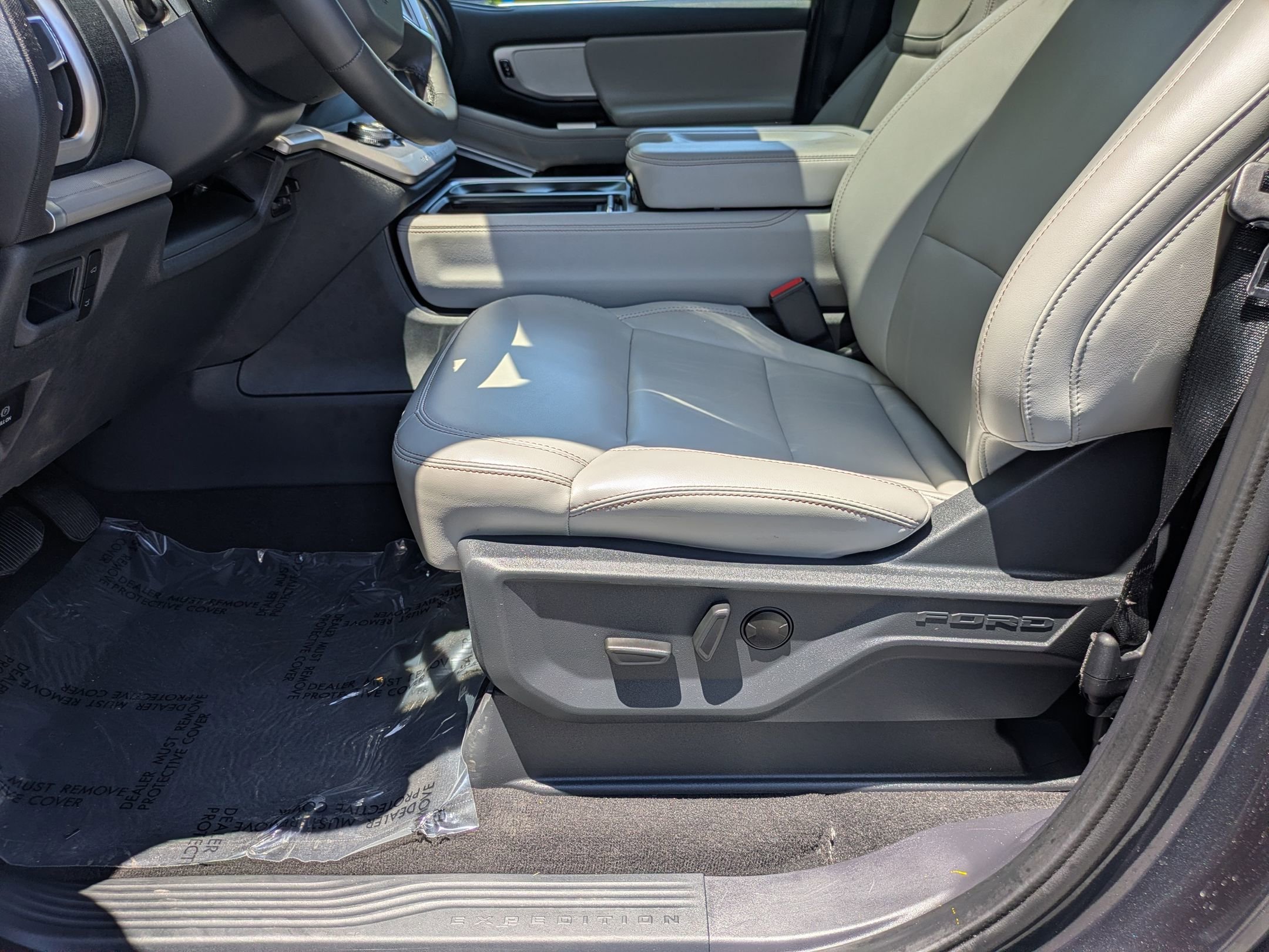 Certified 2025 Ford Expedition Active RWD image 12