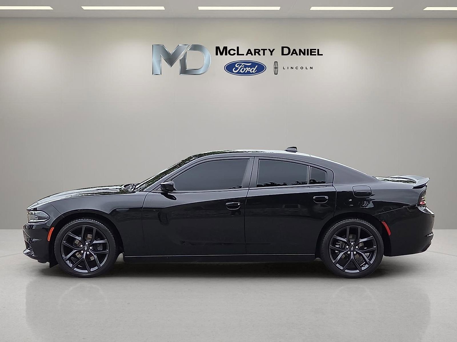 Used 2021 Dodge Charger SXT w/ Plus Group image 3
