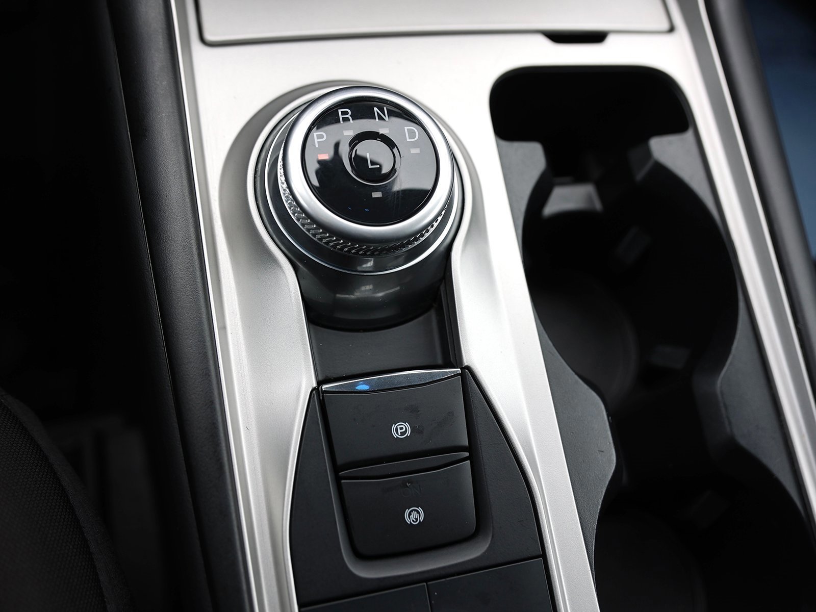 Certified 2022 Ford Explorer XLT w/ Class IV Trailer Tow Package image 33