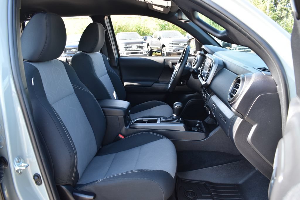 Used 2023 Toyota Tacoma TRD Sport AWD/4WD image 30