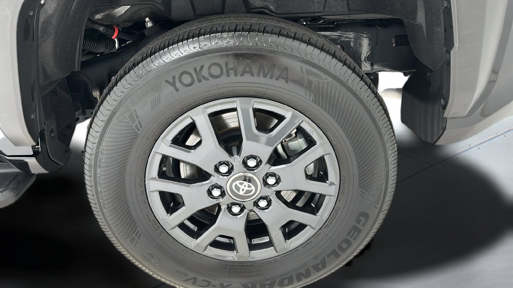 Used 2025 Toyota 4Runner SR5 AWD/4WD image 8