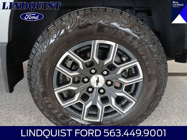 Used 2024 Chevrolet Colorado Z71 w/ Z71 Convenience Package 2 AWD/4WD image 22