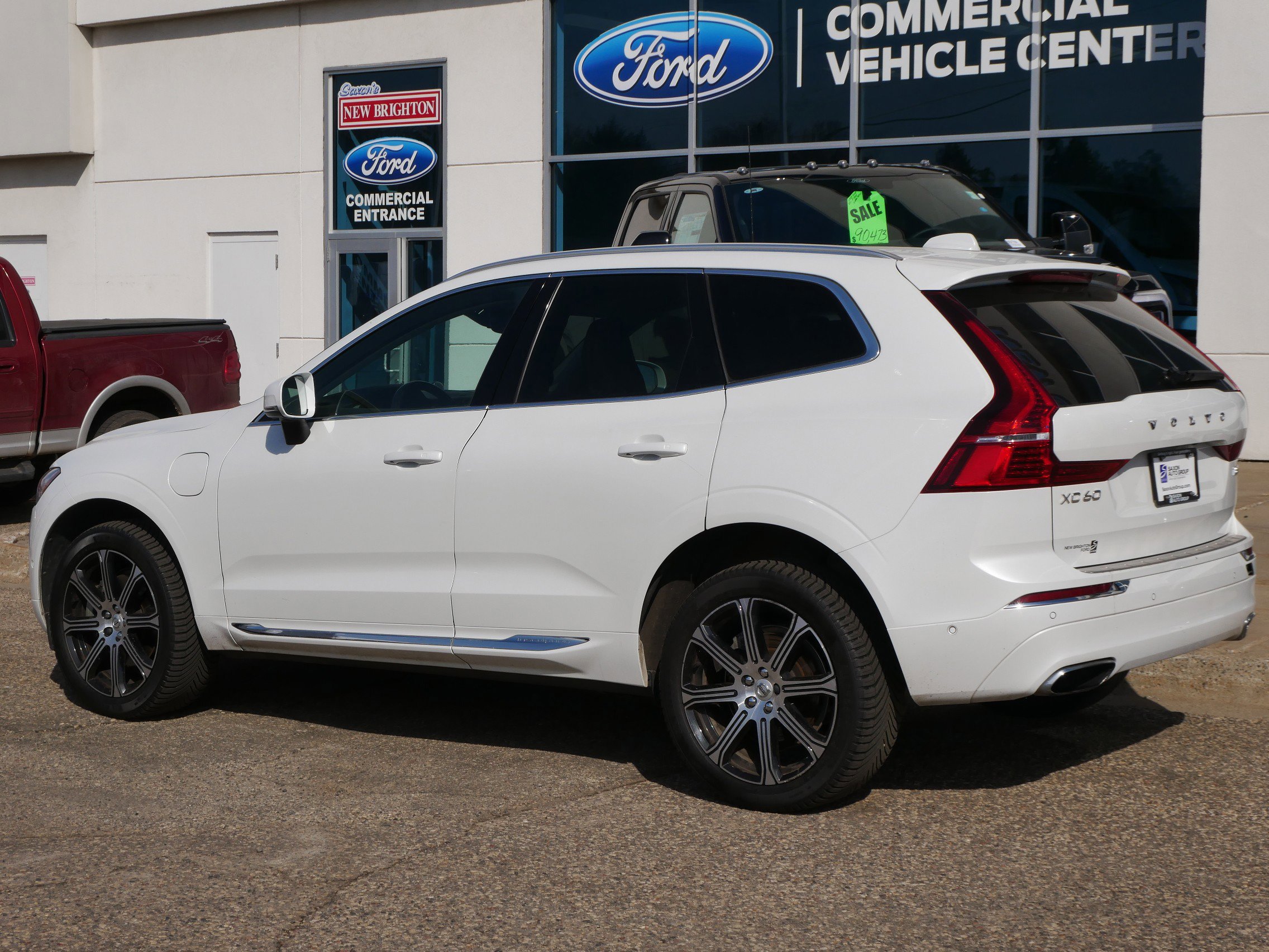 Used 2019 Volvo XC60 T8 Inscription w/ Advanced Package image 3
