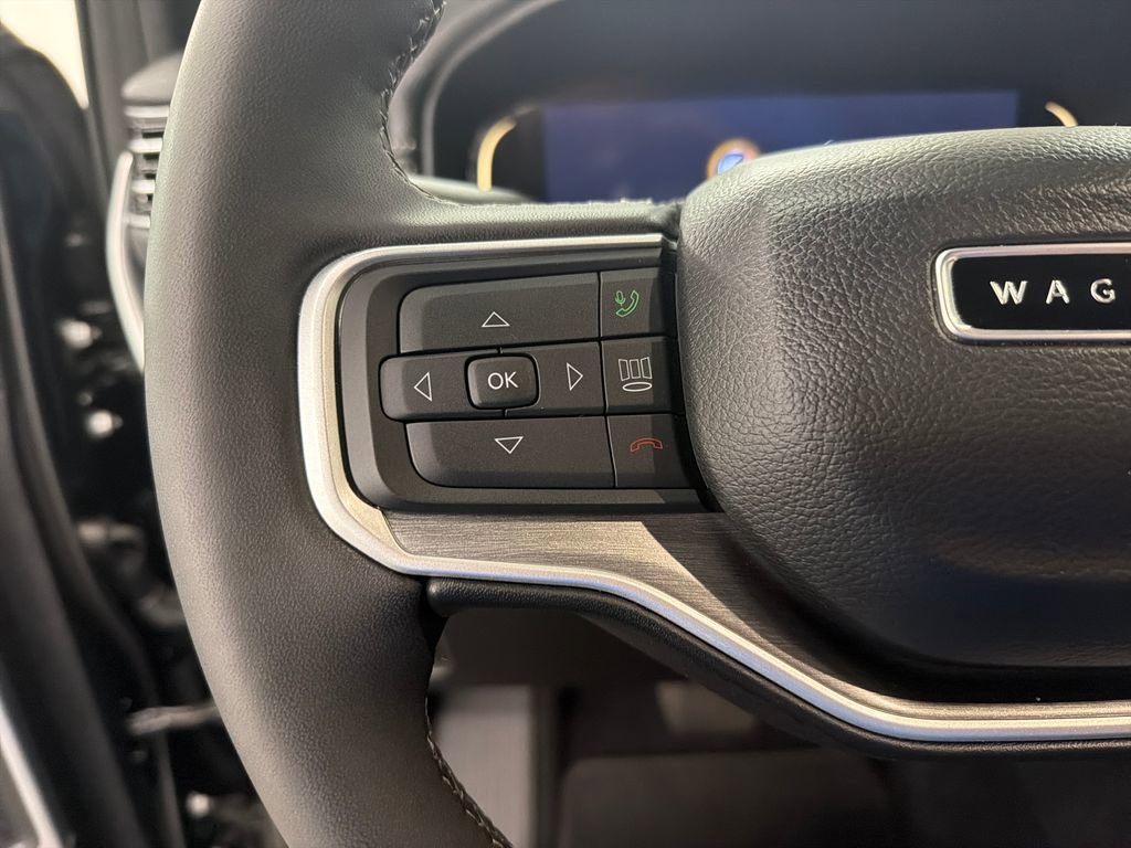 Used 2025 Jeep Wagoneer 4WD image 20