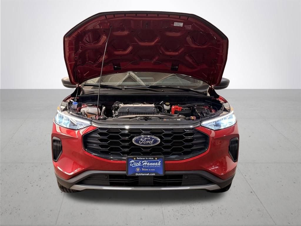 Certified 2025 Ford Escape ST-Line image 6