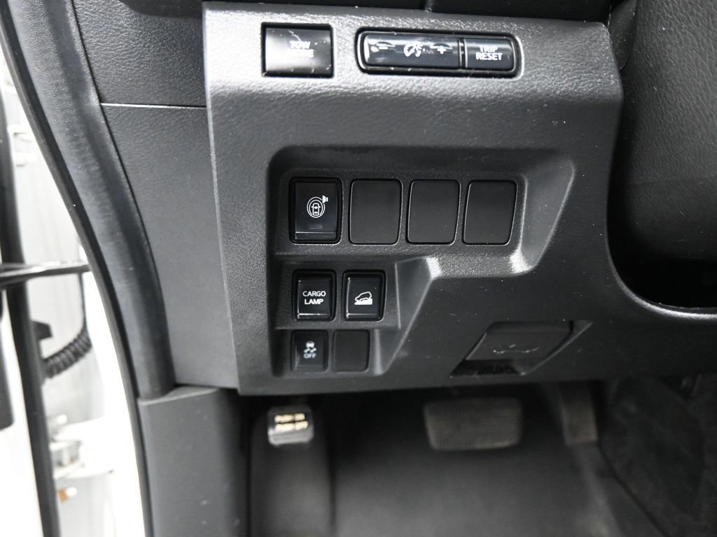 Used 2022 Nissan Frontier SV w/ Technology Package image 39