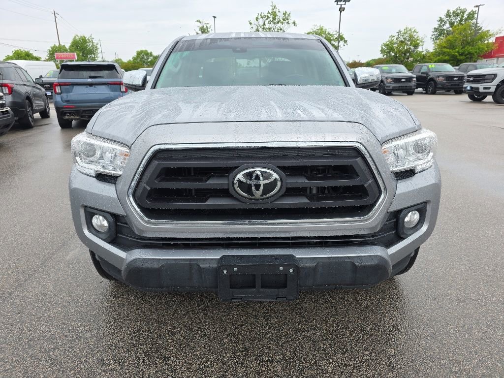 Used 2021 Toyota Tacoma SR5 RWD image 2