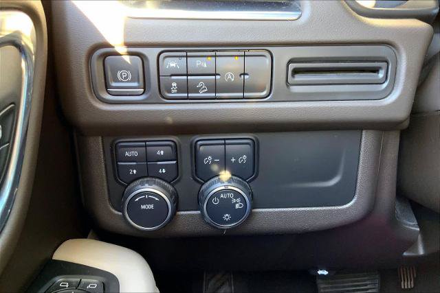 Used 2023 Chevrolet Tahoe Z71 AWD/4WD image 34