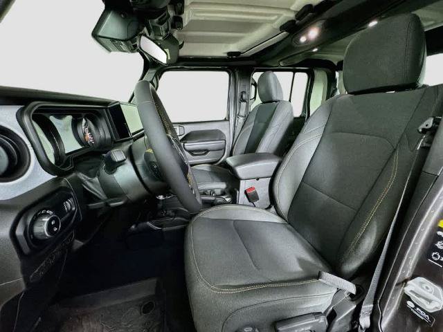 Used 2024 Jeep Gladiator Sport AWD/4WD image 12