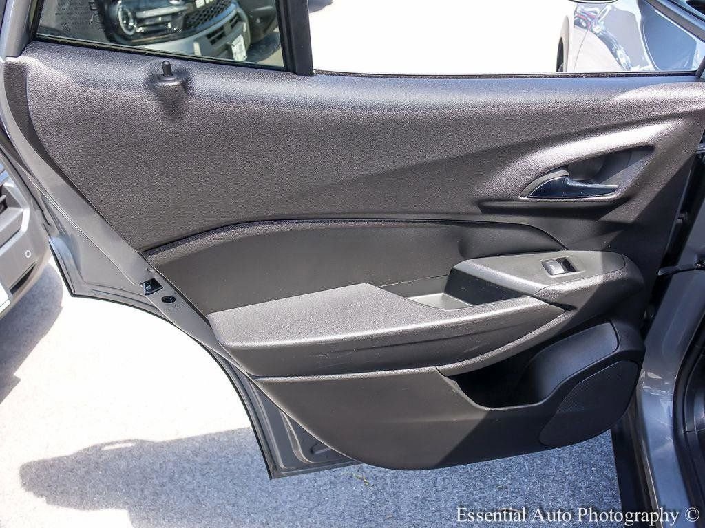 Used 2025 Chevrolet Trax LT w/ LT Convenience Package FWD image 20