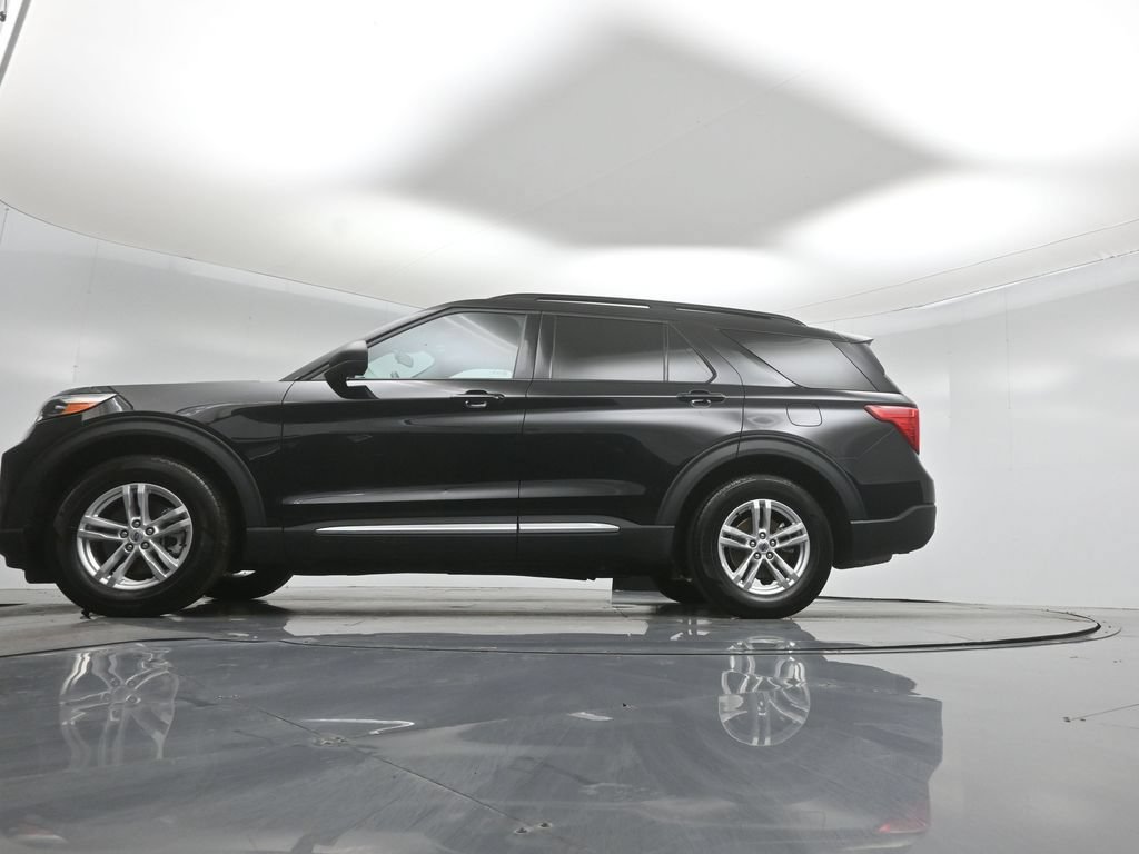 Certified 2023 Ford Explorer XLT w/ Equipment Group 202A RWD image 52