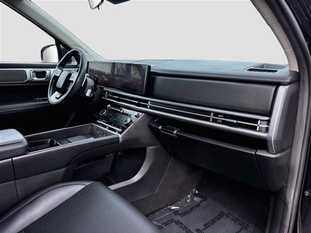 Used 2025 Hyundai Santa Fe SEL FWD image 29