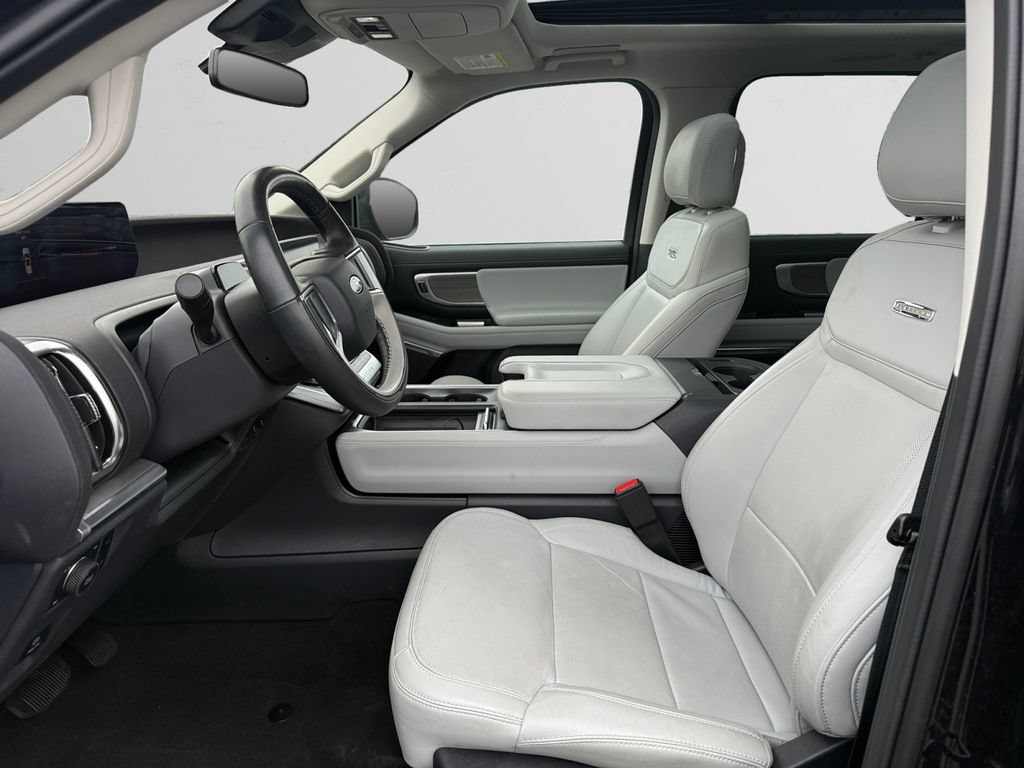 Certified 2025 Ford Expedition Max Platinum w/ Driver's Package AWD/4WD image 13