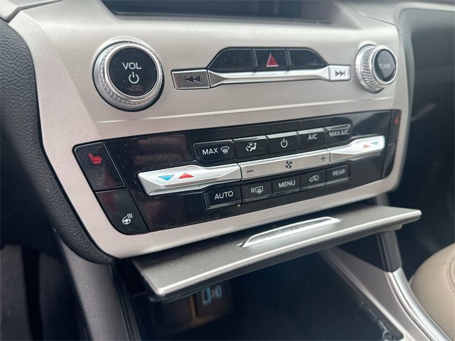 Certified 2024 Ford Explorer XLT w/ Equipment Group 202A image 22