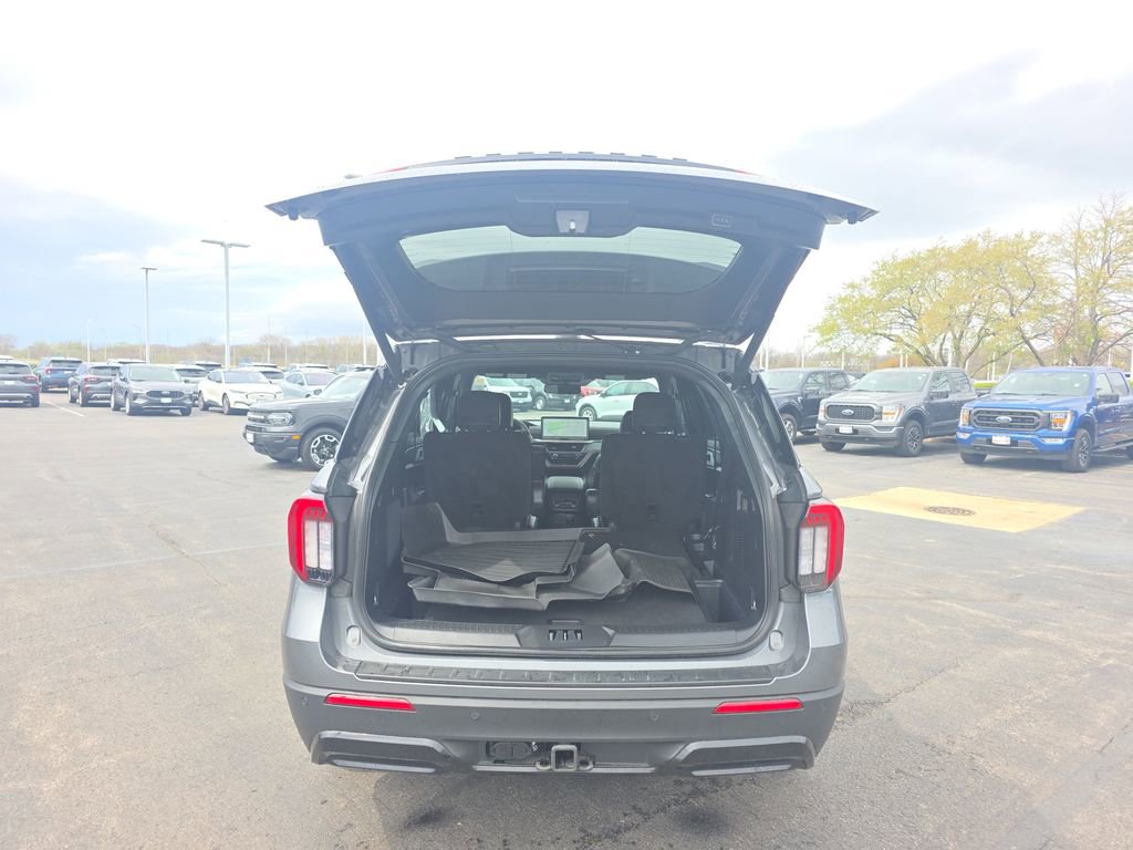 Certified 2025 Ford Explorer ST-Line w/ Premium Package image 11