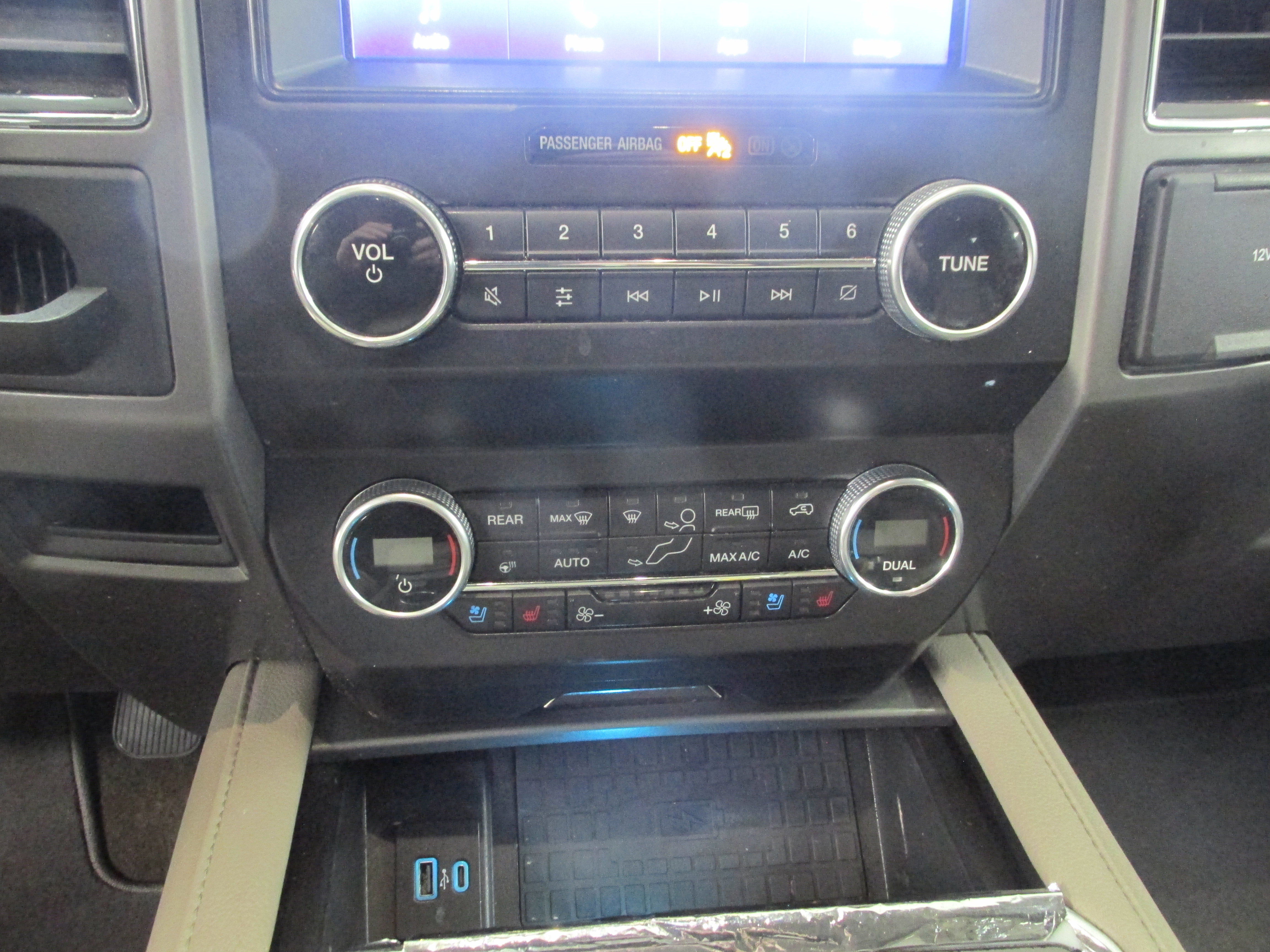 Certified 2021 Ford Expedition XLT image 38