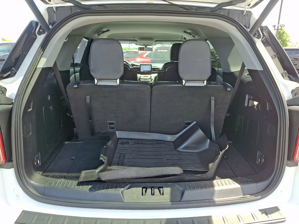 Certified 2021 Ford Explorer XLT w/ Equipment Group 202A AWD/4WD image 31