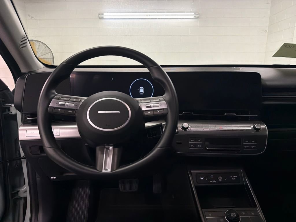 Used 2025 Hyundai Kona SEL image 13