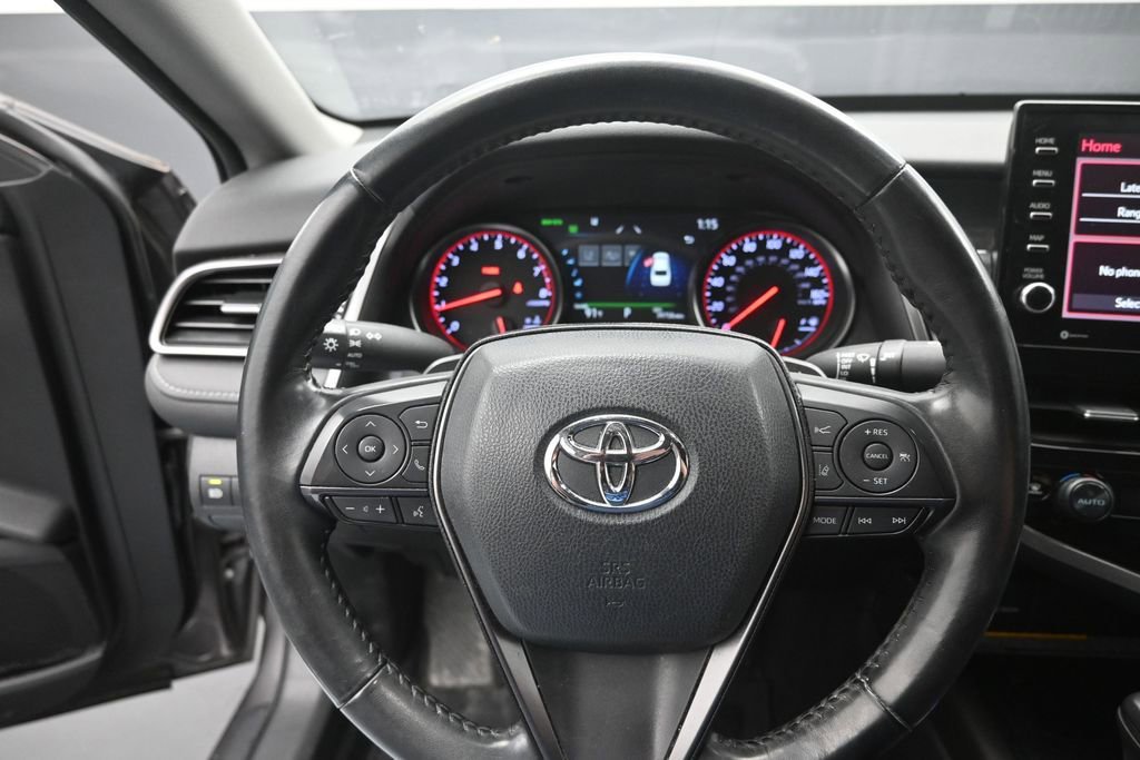 Used 2021 Toyota Camry XSE FWD image 6