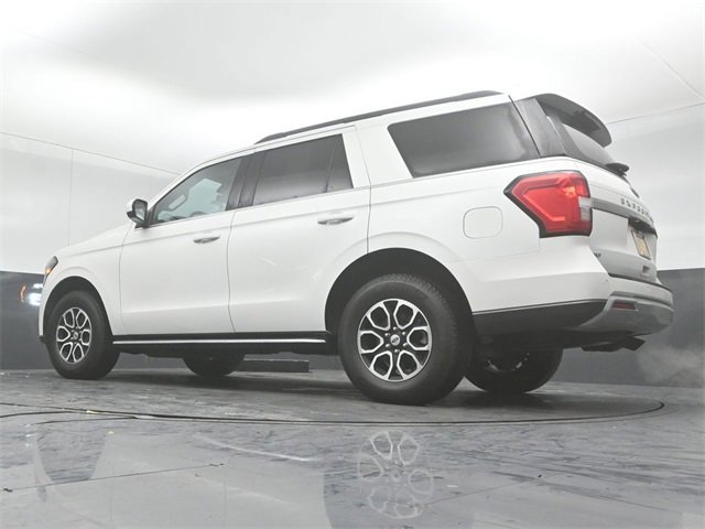 Certified 2023 Ford Expedition XLT image 7
