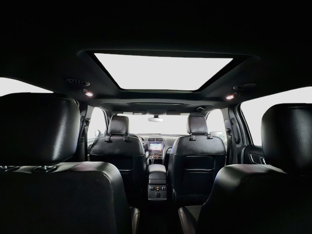 Certified 2019 Ford Explorer XLT w/ Equipment Group 202A AWD/4WD image 39