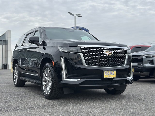 Used 2023 Cadillac Escalade Premium Luxury image 8