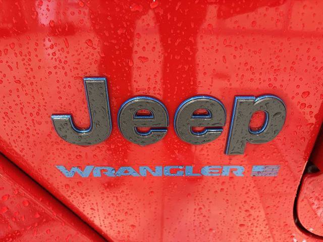 Used 2025 Jeep Wrangler Unlimited Sahara w/ Safety Group AWD/4WD image 28