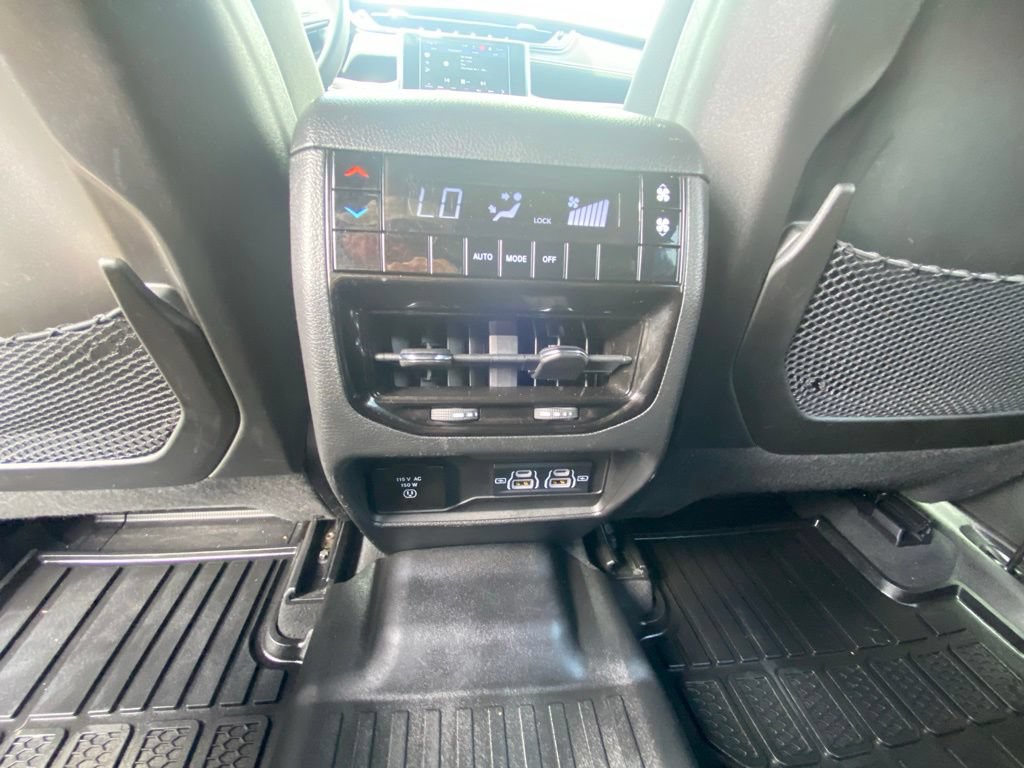Used 2024 Jeep Grand Cherokee L Altitude AWD/4WD image 26