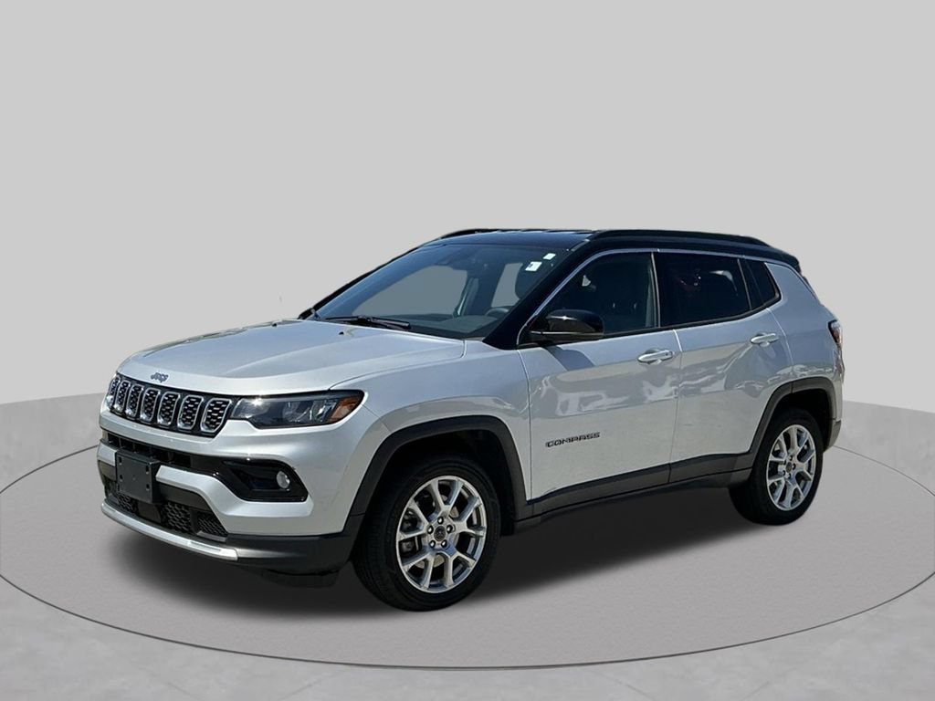 Used 2025 Jeep Compass Limited AWD/4WD image 2
