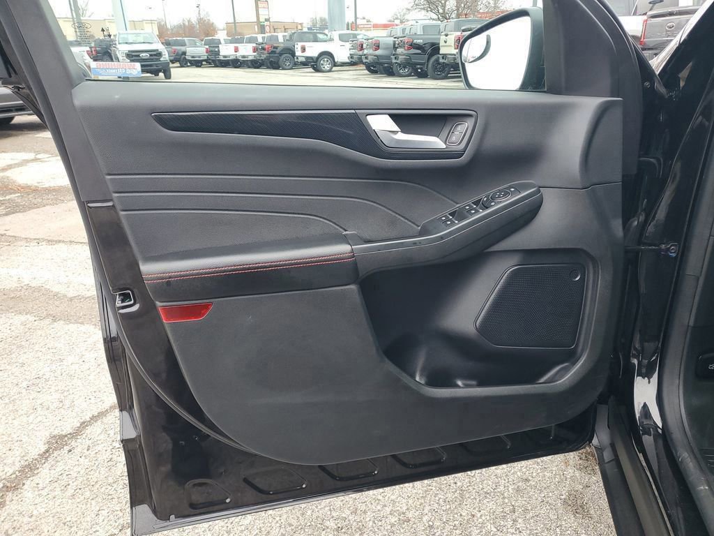 Certified 2023 Ford Escape ST-Line w/ Tech Pack #1 image 15