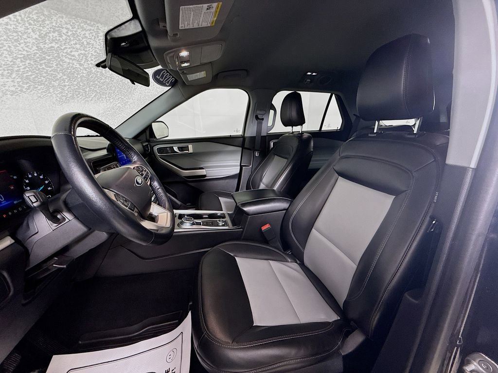 Certified 2022 Ford Explorer XLT w/ Equipment Group 202A image 21