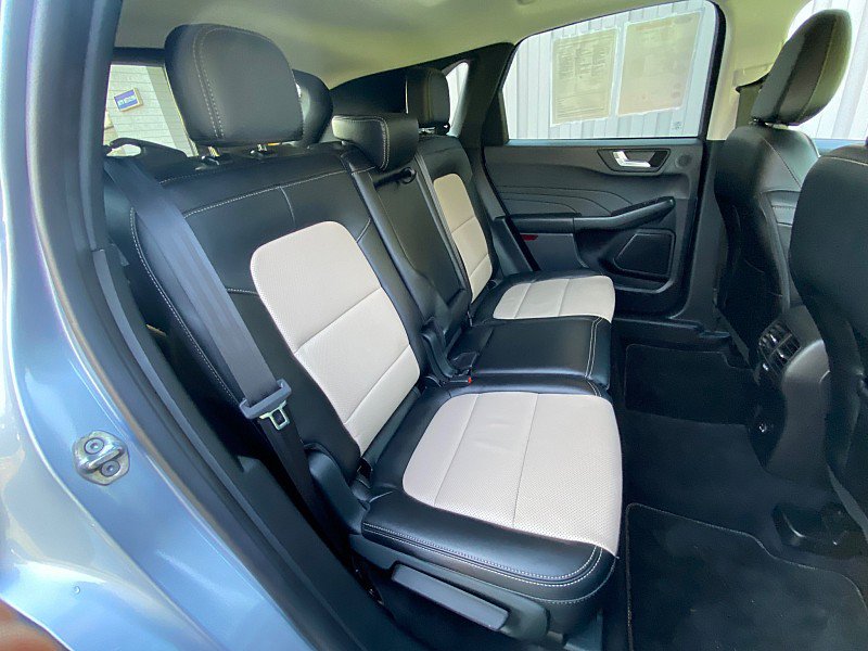 Certified 2022 Ford Escape Titanium w/ Titanium Elite Package AWD/4WD image 38
