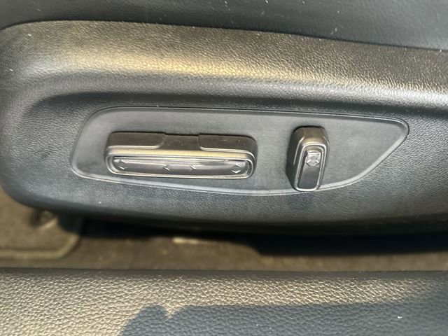 Used 2023 Honda Civic Touring image 13