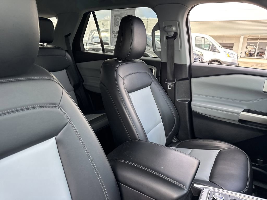 Certified 2022 Ford Explorer XLT w/ Equipment Group 202A image 23