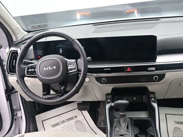 Used 2025 Kia Sorento S AWD/4WD image 16
