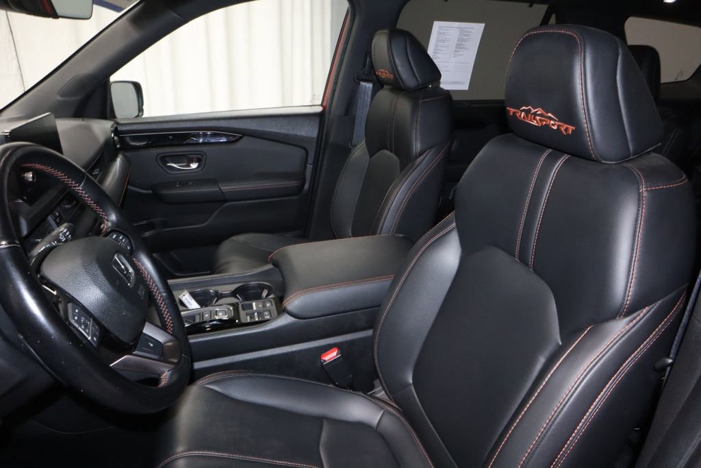 Used 2025 Honda Pilot TrailSport image 26