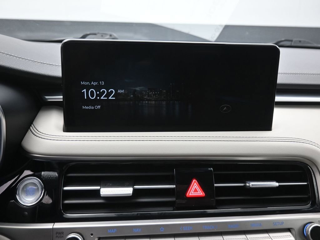 Used 2025 Genesis G70 2.5T image 13