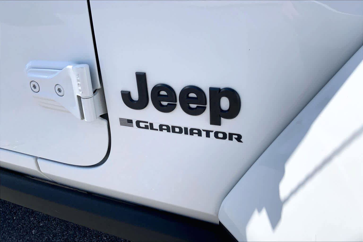 Used 2023 Jeep Gladiator Sport AWD/4WD image 30