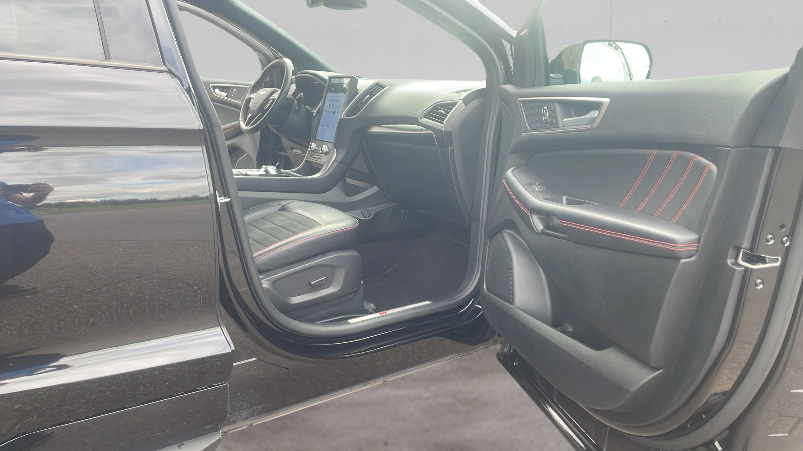 Certified 2024 Ford Edge ST-Line AWD/4WD image 16